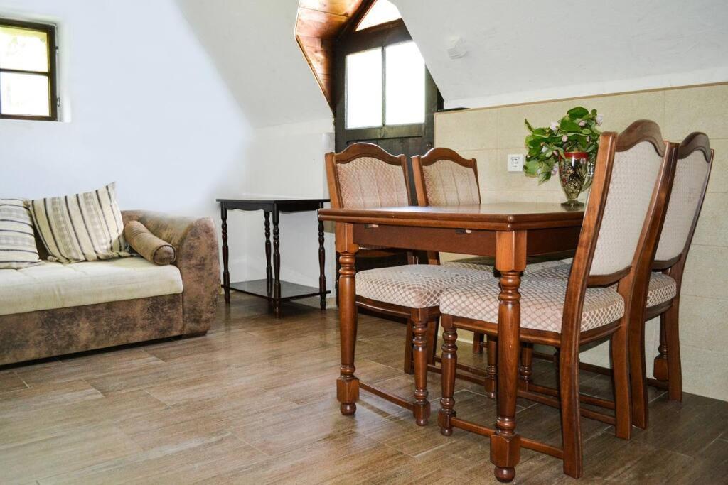 Nikšić Grandma'S Hutヴィラ エクステリア 写真